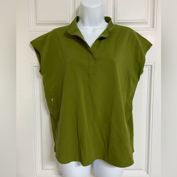 ANGIE Kelly Green Split Neck Scrub Top - Picture 1 of 5